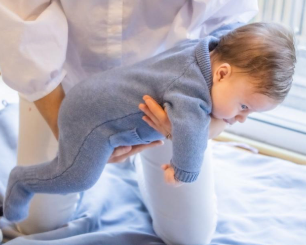 Tummy time (Tiempo boca abajo) de 0 a 3 meses: beneficios y cómo empezar